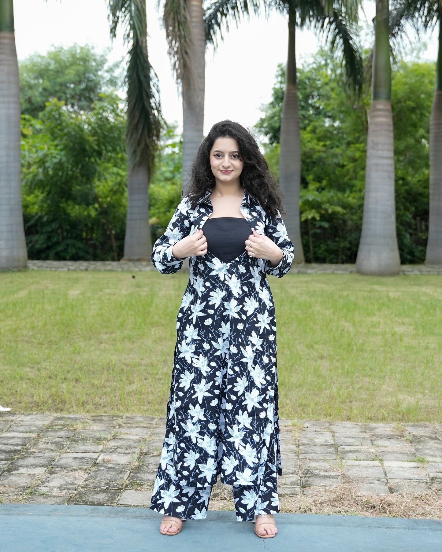 दिशा’s Black & White Blossom Flower Print 3 Piece Set