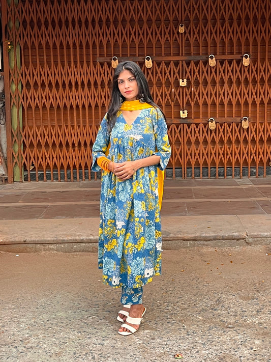 दिशा's katha cotton alia cut suit set